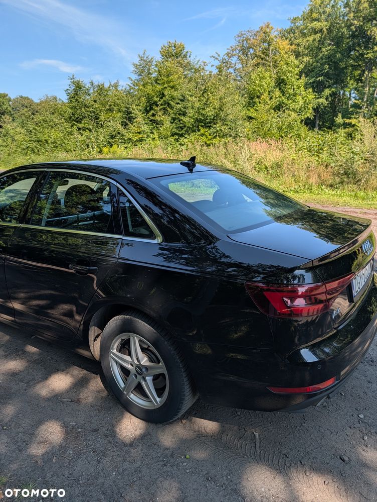 Audi A4 Limousine - 11