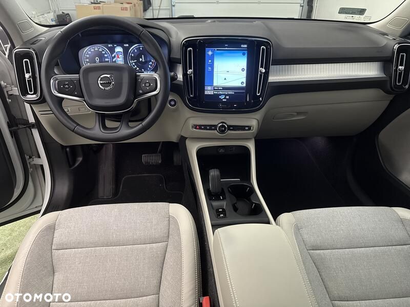 Volvo XC 40 T4 AWD Momentum Pro - 21