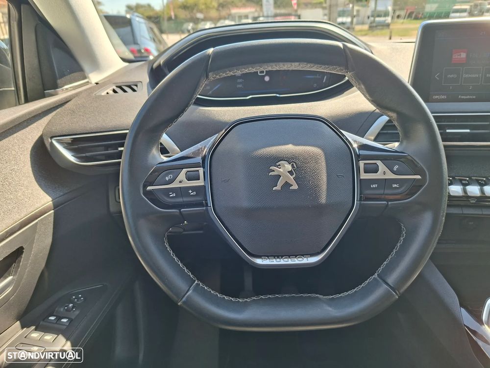 Peugeot 3008 PureTech 130 Stop & Start GPF Allure - 22