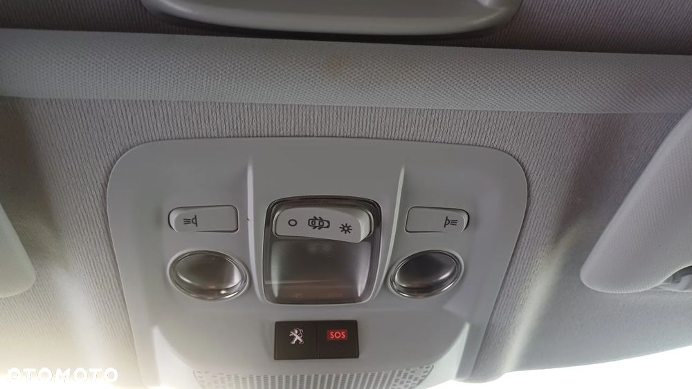 Peugeot 208 1.2 PureTech GPF Allure S&S - 28