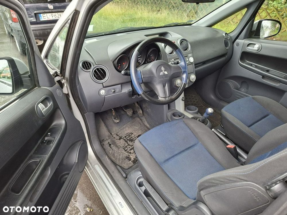 Mitsubishi Colt - 2