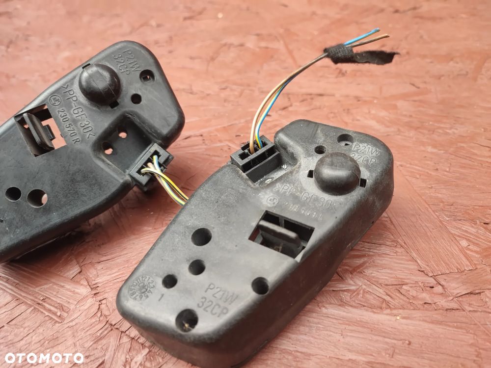 BMW E46 COUPE / CABRIO ORYGINALNE WKŁADY LAMP MAŁYCH LAMP W KLAPĘ LEWY / PRAWY O NR. 63 21 8 374 807 / 63 21 8 374 808 OEM W BARDZO DOBRYM STANIE - 3
