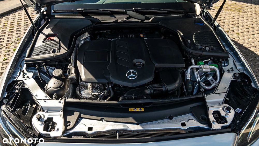 Mercedes-Benz Klasa E 220 d 9G-TRONIC - 19