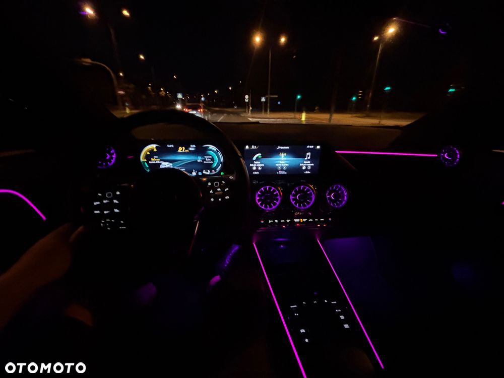 Mercedes-Benz GLA 250 8G-DCT AMG Line - 38