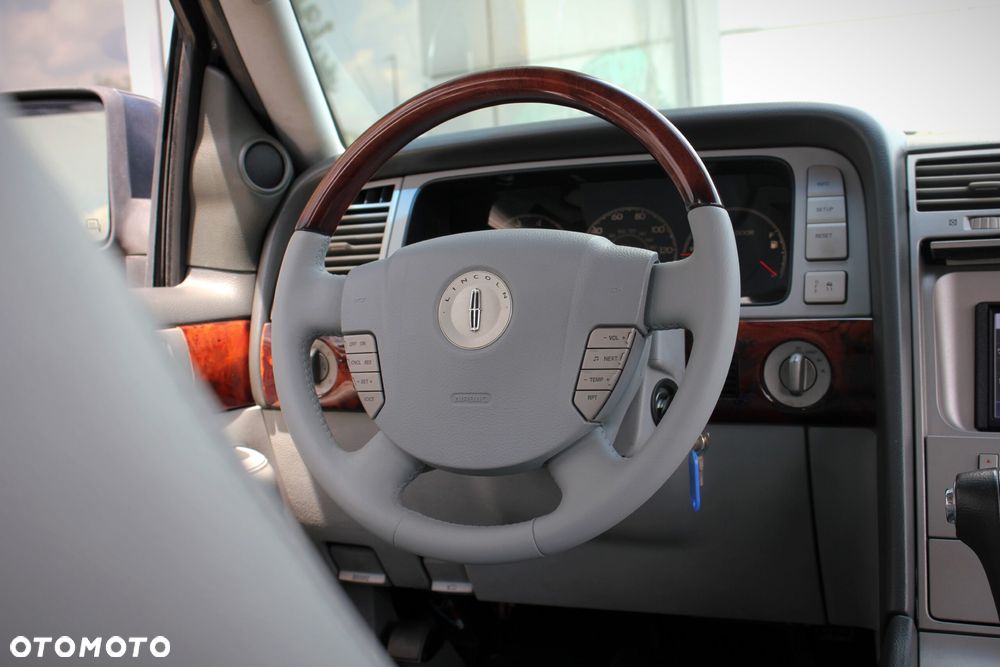 Lincoln Navigator 5.4 4WD Luxury - 17