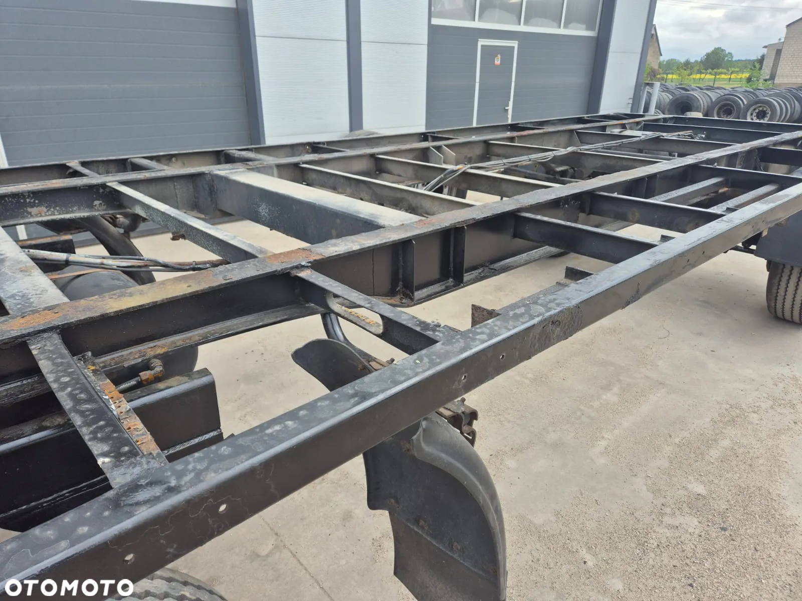 Schmitz Cargobull Przyczepa Krone na resorze - 11