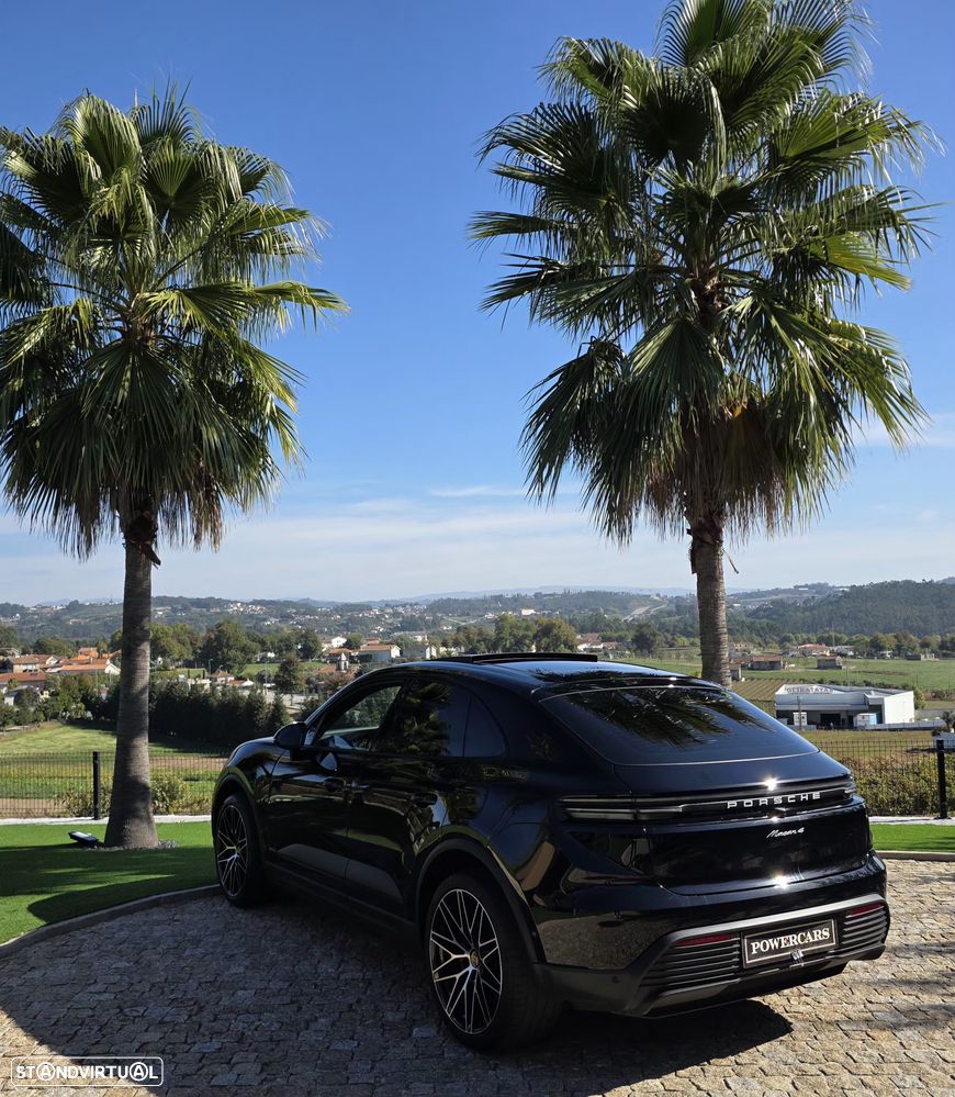 Porsche Macan Electric 4 - 5