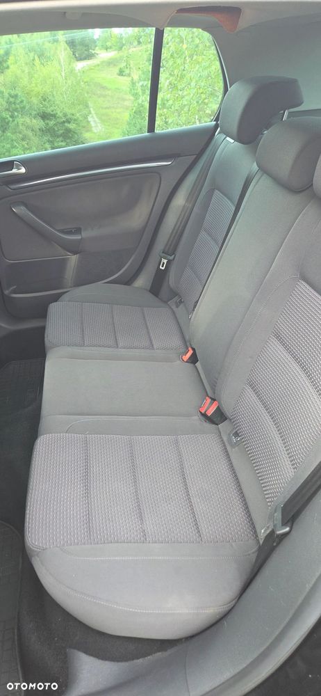 Volkswagen Golf - 8