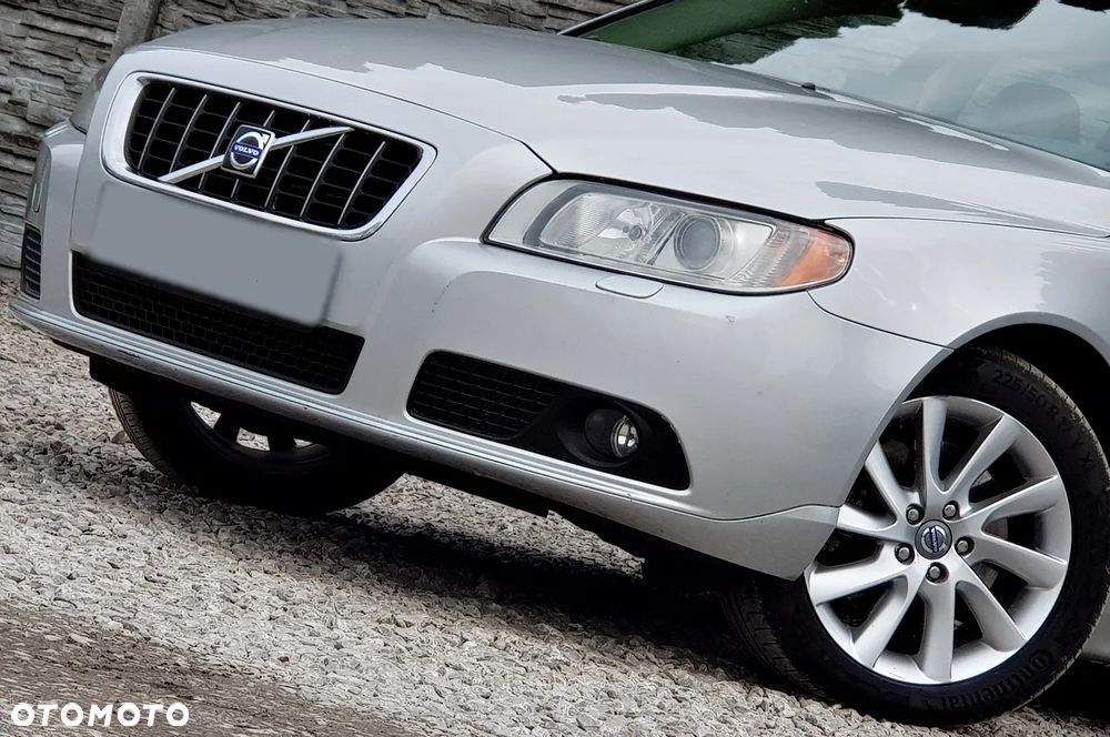 Volvo V70 D5 Momentum - 2
