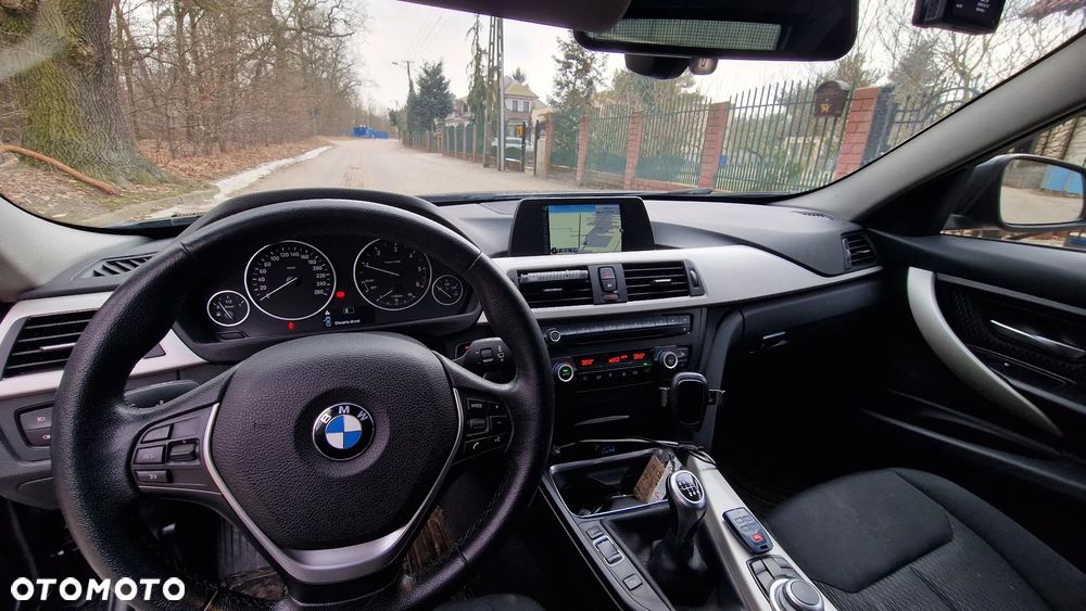 BMW Seria 3 320d - 8