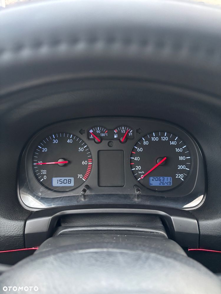 Volkswagen Golf - 11