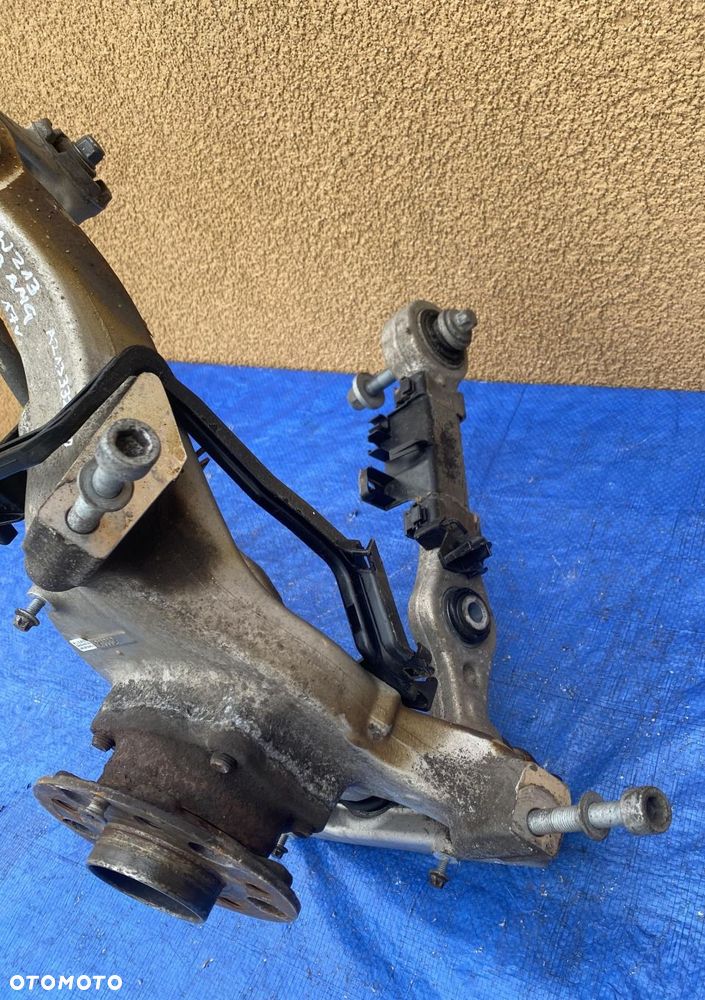 MERCEDES W213 6.3 AMG ZWROTNICA LEWY PRZÓD LEWA A2133325900 WACHACZ - 7