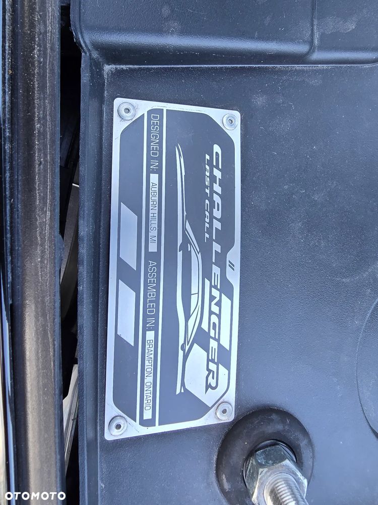 Dodge Challenger ver-6-4-scat-pack-widebody - 31