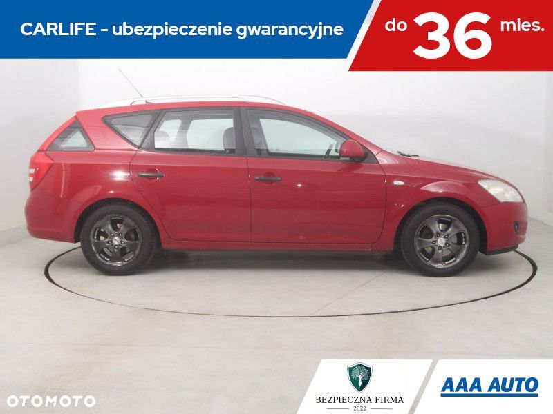 Kia Ceed - 8