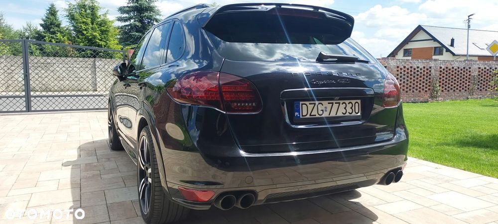Porsche Cayenne - 9