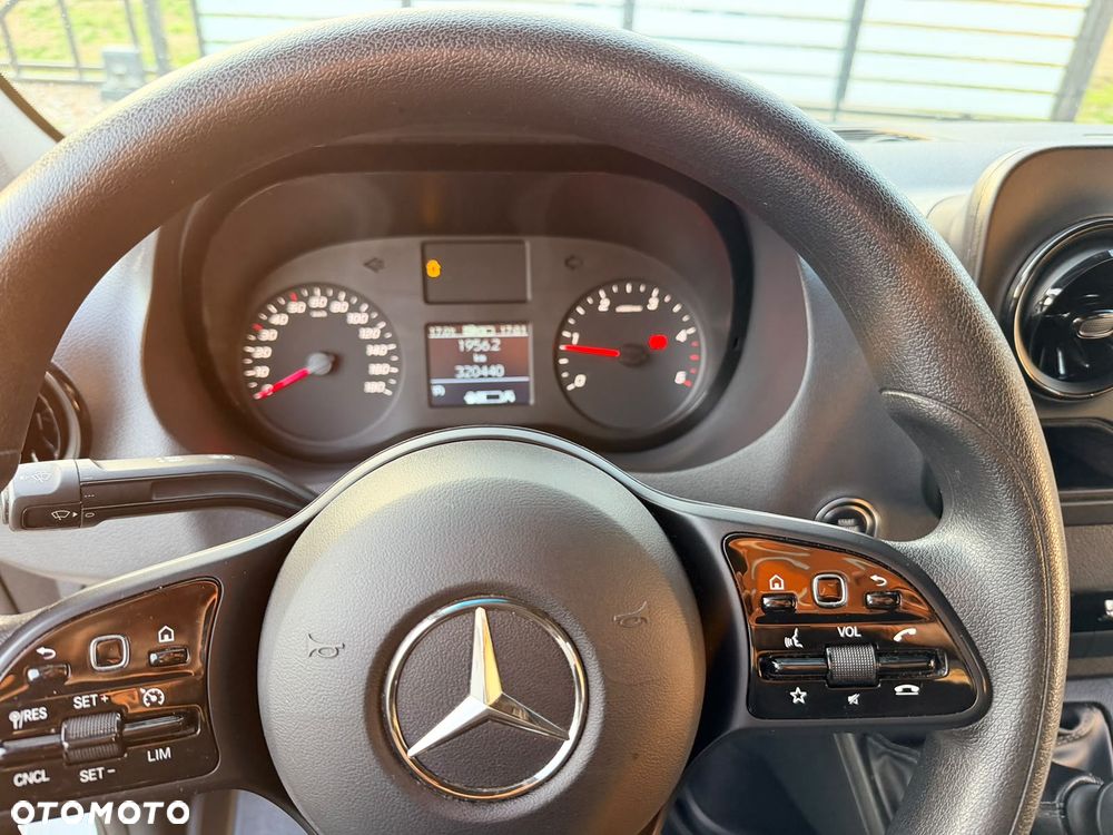 Mercedes-Benz Sprinter - 18