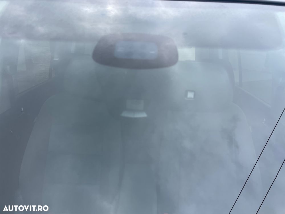 Volkswagen Touran - 16