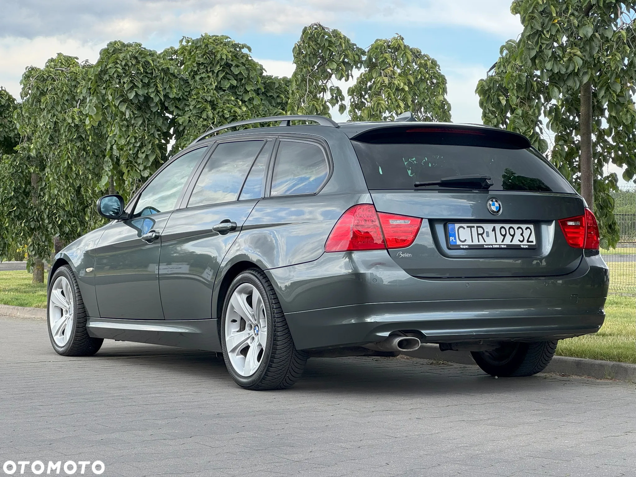BMW Seria 3 318d DPF Touring - 2