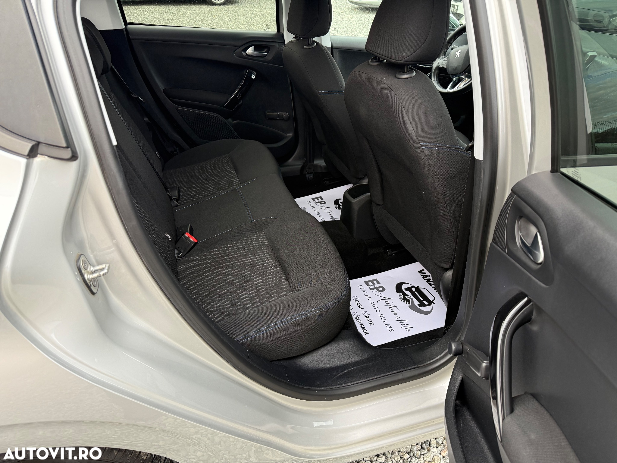 Peugeot 208 1.2 L PureTech Style - 15