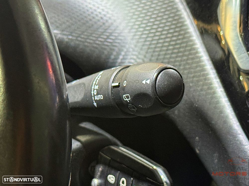 Peugeot 2008 PureTech 130 Allure - 26