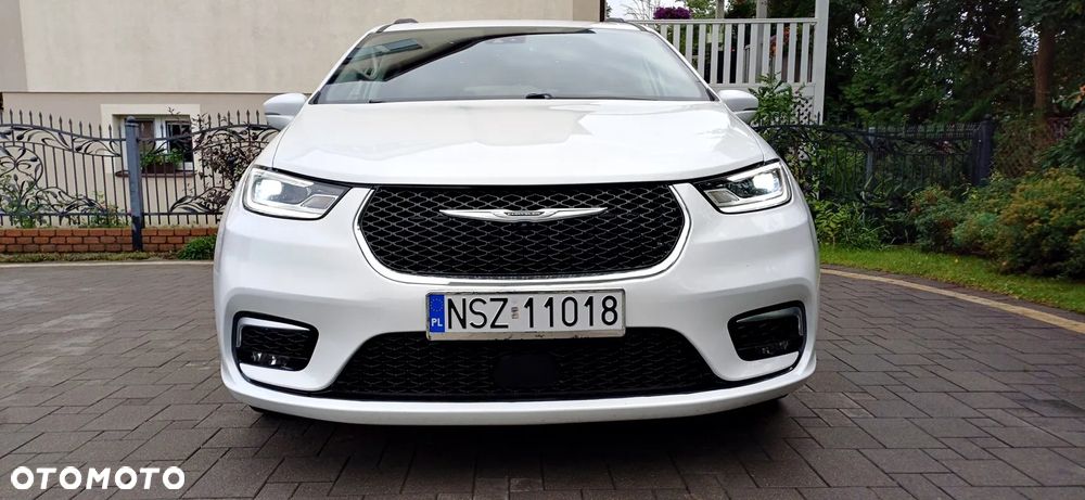 Chrysler Pacifica - 4