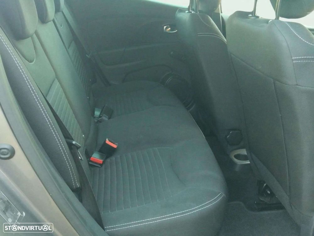 Renault Clio 0.9 TCe Limited - 12