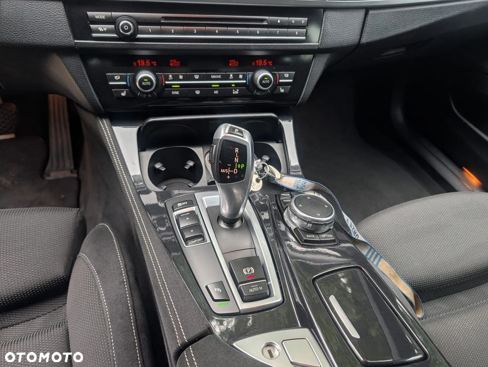 BMW Seria 5 520d M Sport - 35