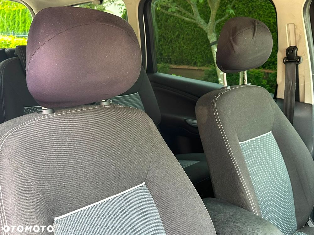 Ford Galaxy 2.0 Ambiente - 11