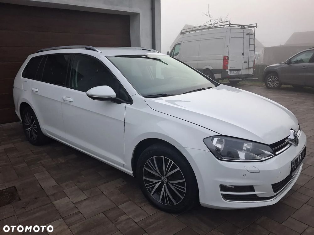 Volkswagen Golf - 6