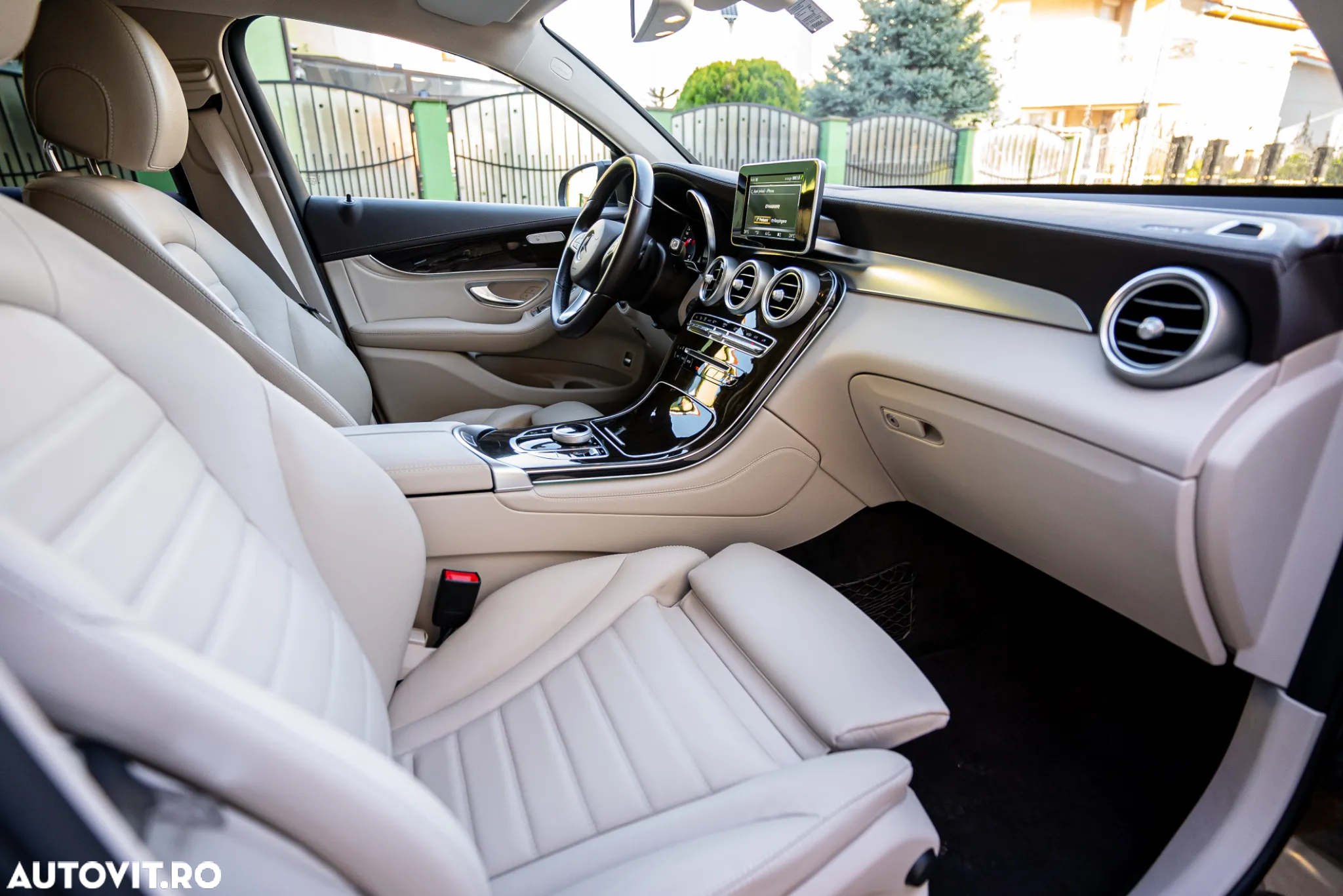 Mercedes-Benz GLC 350 e 4Matic 7G-TRONIC Exclusive - 33