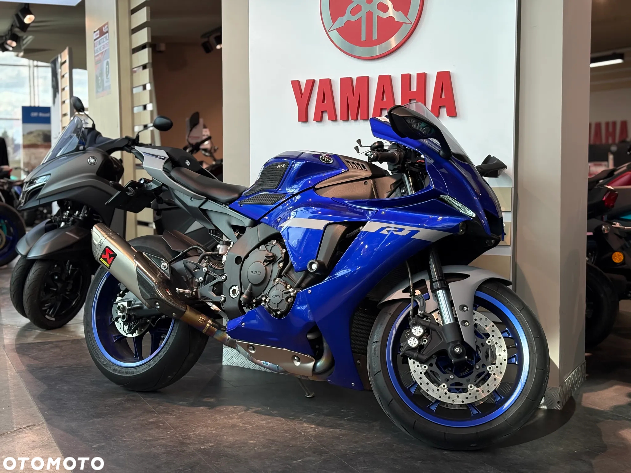 Yamaha R1 - 2