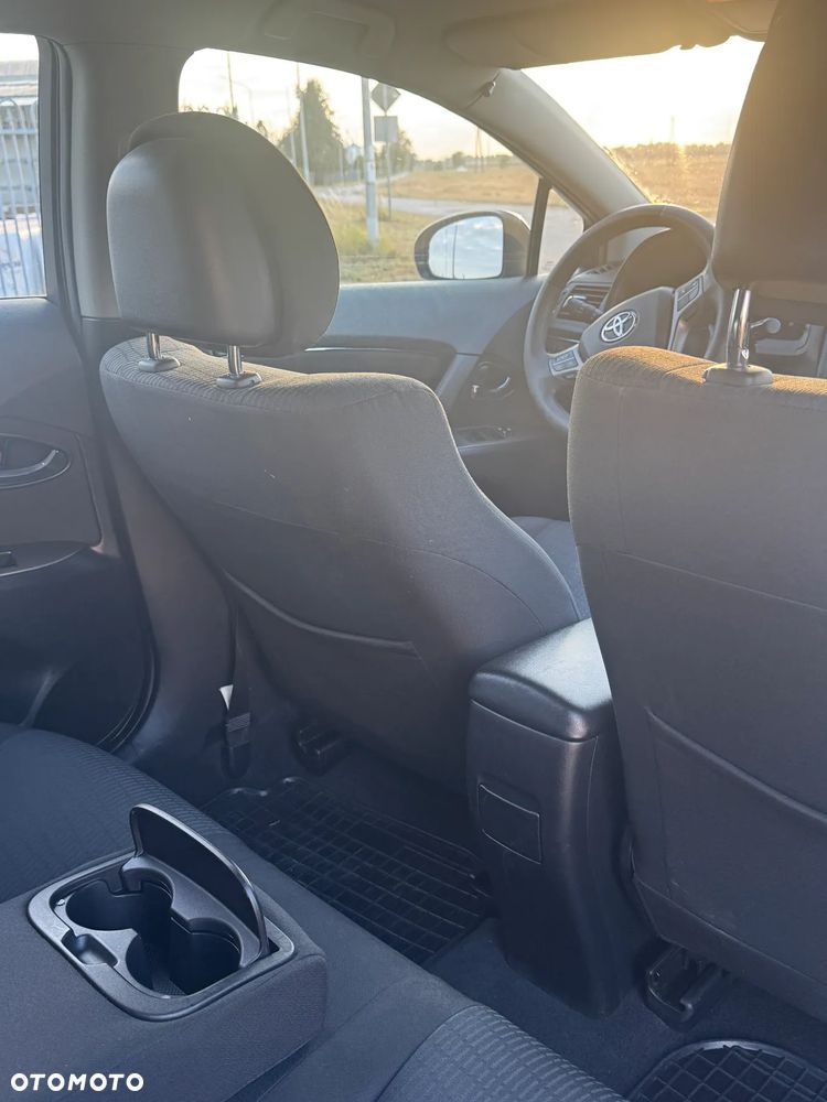 Toyota Avensis 2.0 D-4D Sol - 9