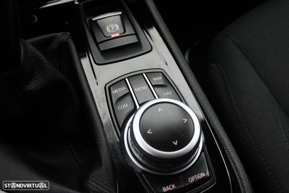 BMW 216 Active Tourer d Advantage - 24