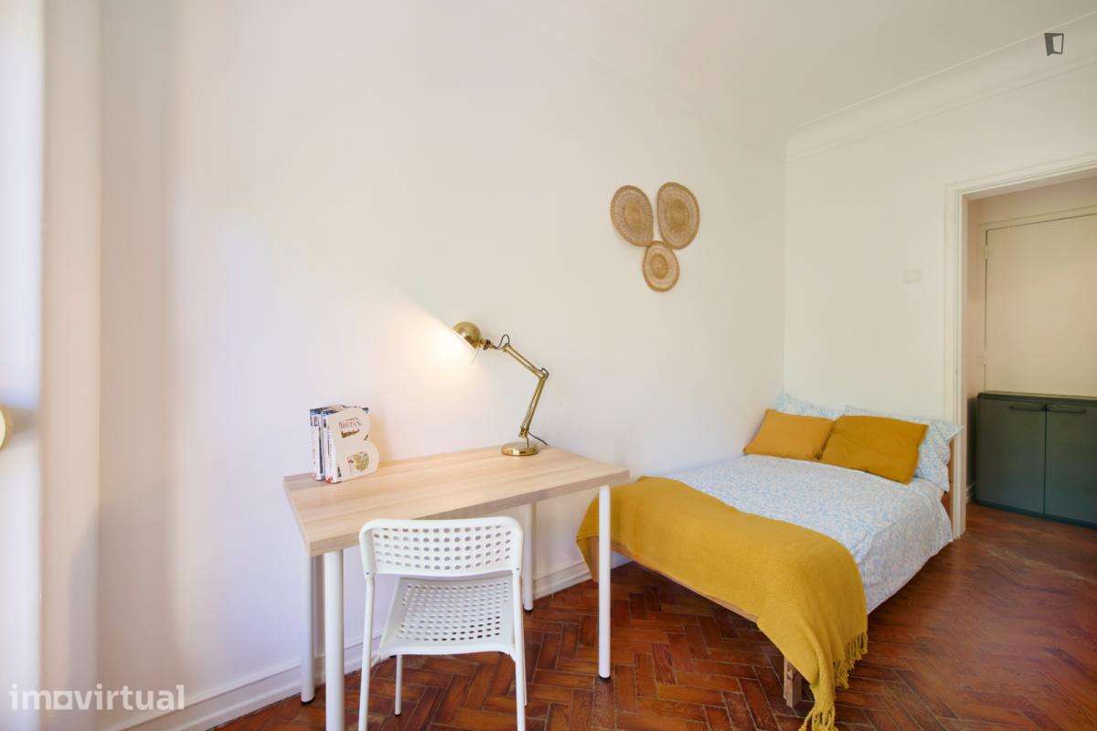 Quarto - localizado em Roma-Areeiro Lisbon - Grande imagem: 5/25
