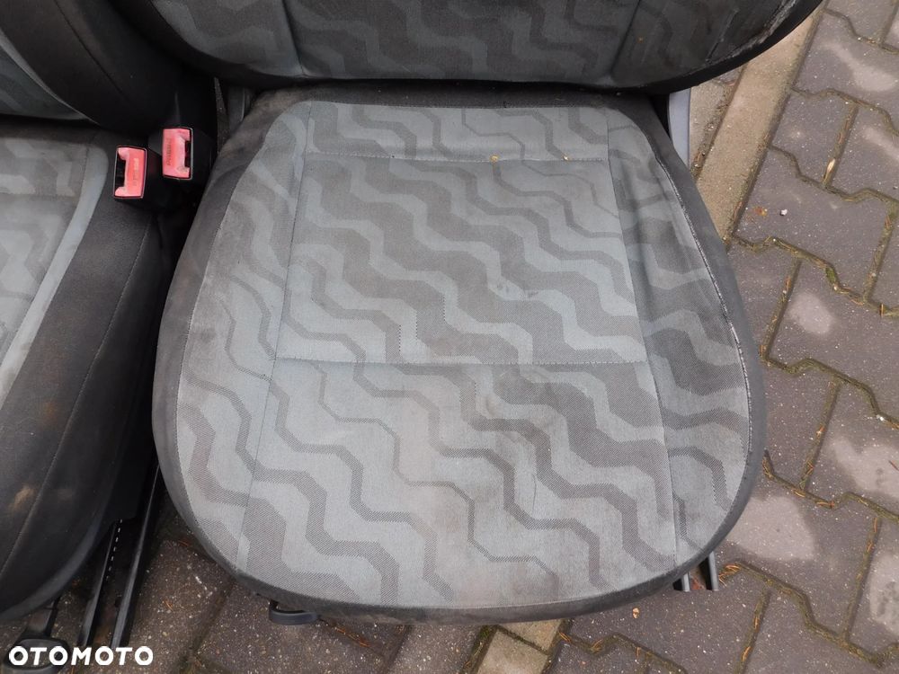 fotele przód kierowcy pasażera SKODA FABIA II ROOMSTER PRAKTIK - 2