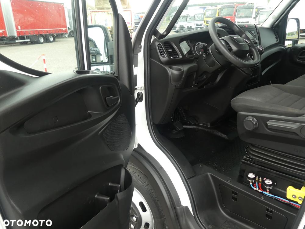 Iveco DAILY 50C16 / WYWROTKA + HDS FASSI F40 / 3- STR KIPER / - 16
