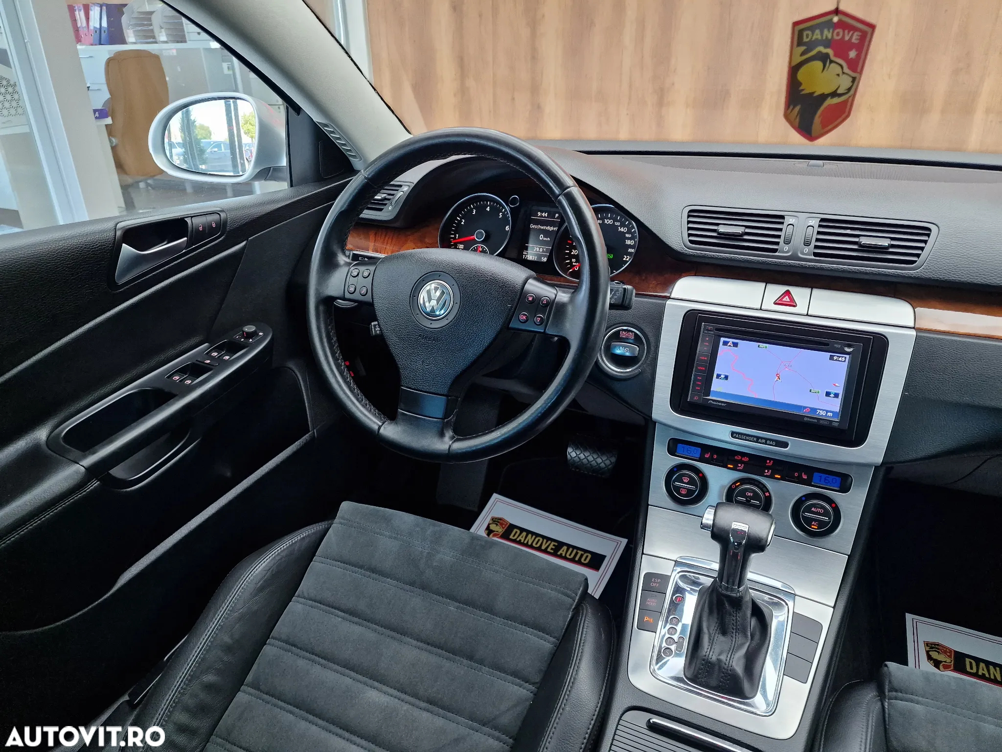 Volkswagen Passat - 16
