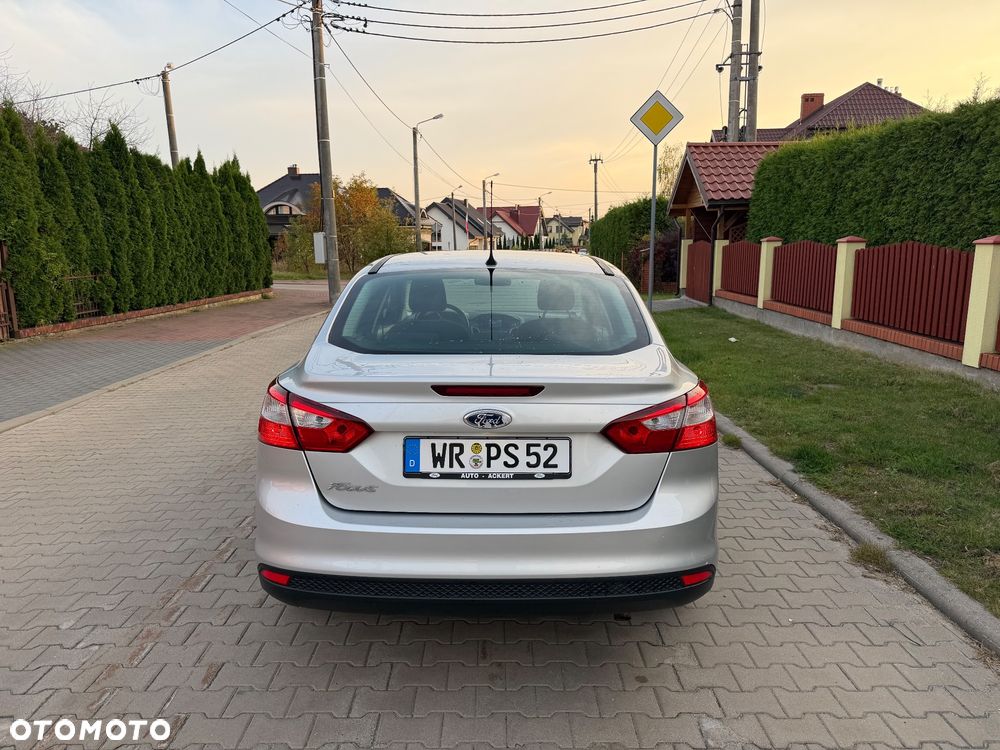 Ford Focus 1.6 Ti-VCT Titanium - 19