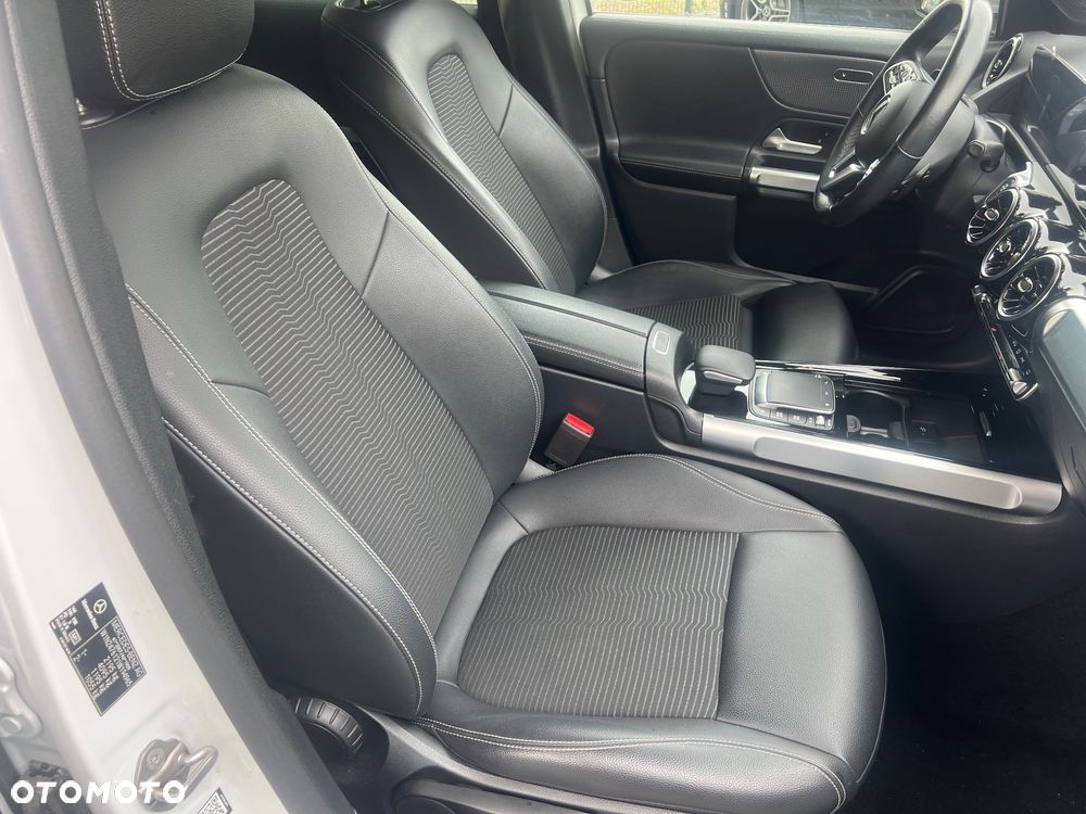 Mercedes-Benz GLB 200 d 8G-DCT Progressive - 11