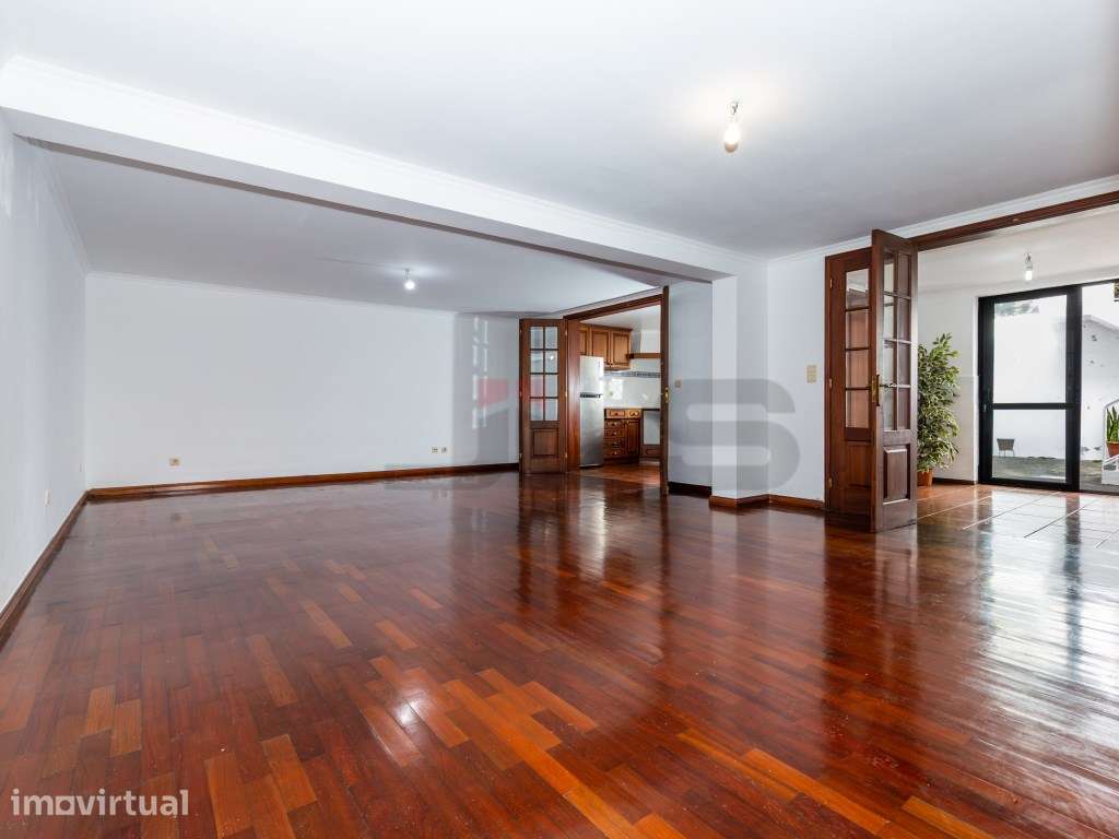 Moradia T4+1 com Dupla Cozinha e Vista Mar - Potencial de Investime... - Grande imagem: 3/43