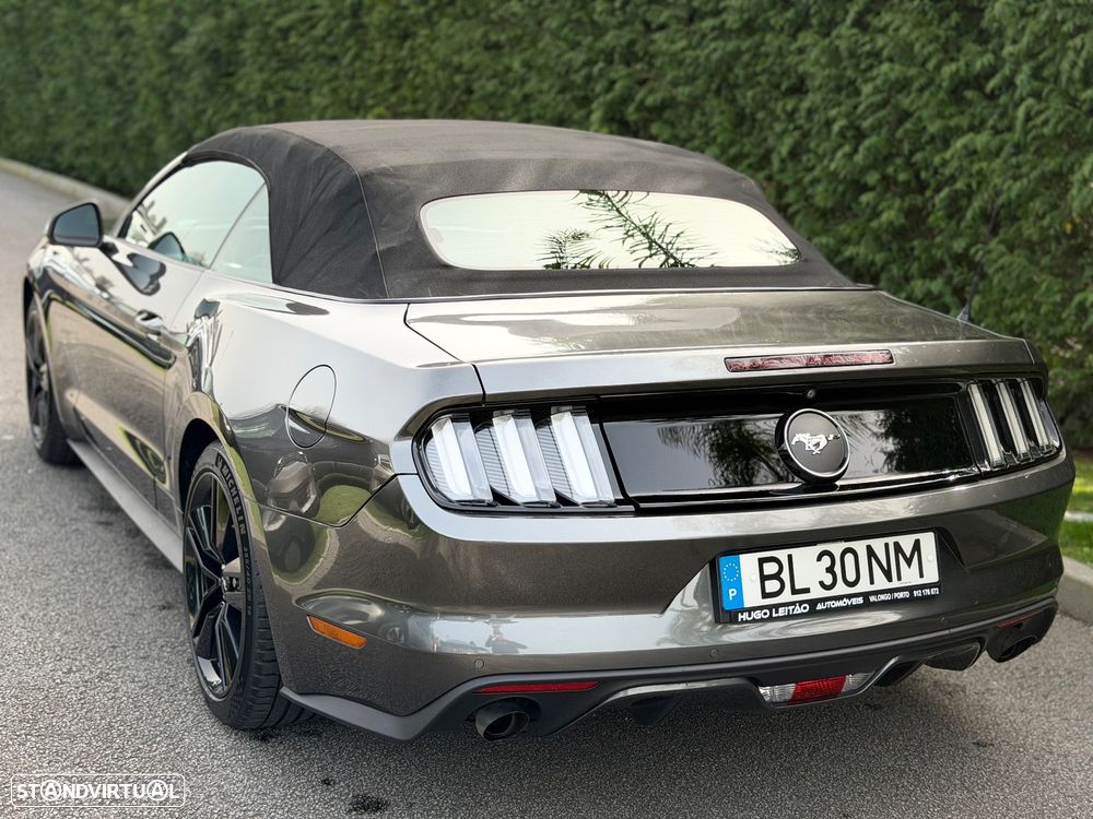 Ford Mustang 2.3i EcoBoost - 32