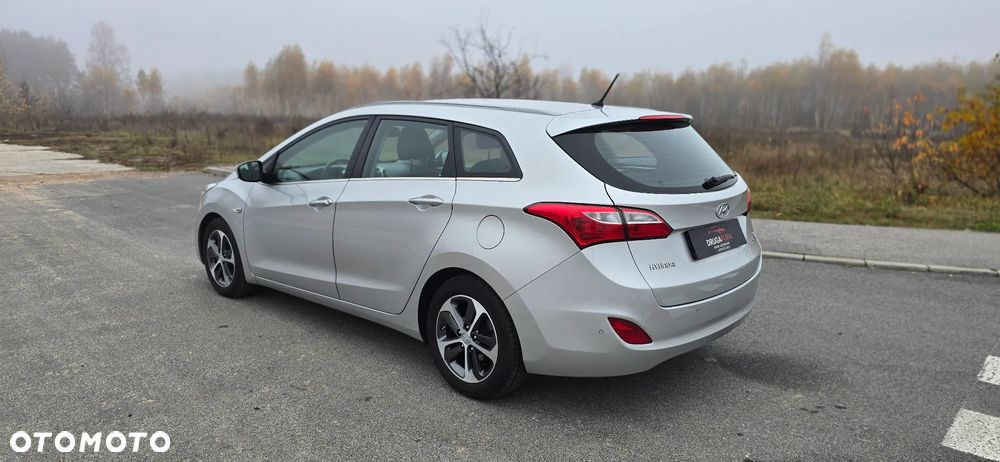 Hyundai i30 blue Kombi 1.4 YES Gold - 5