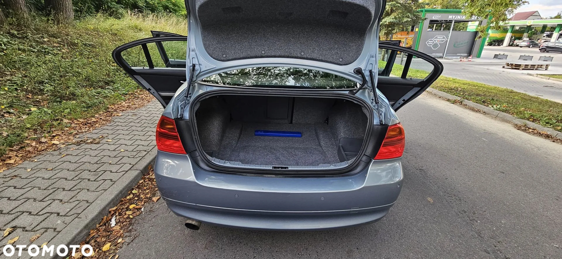 BMW Seria 3 318i - 13