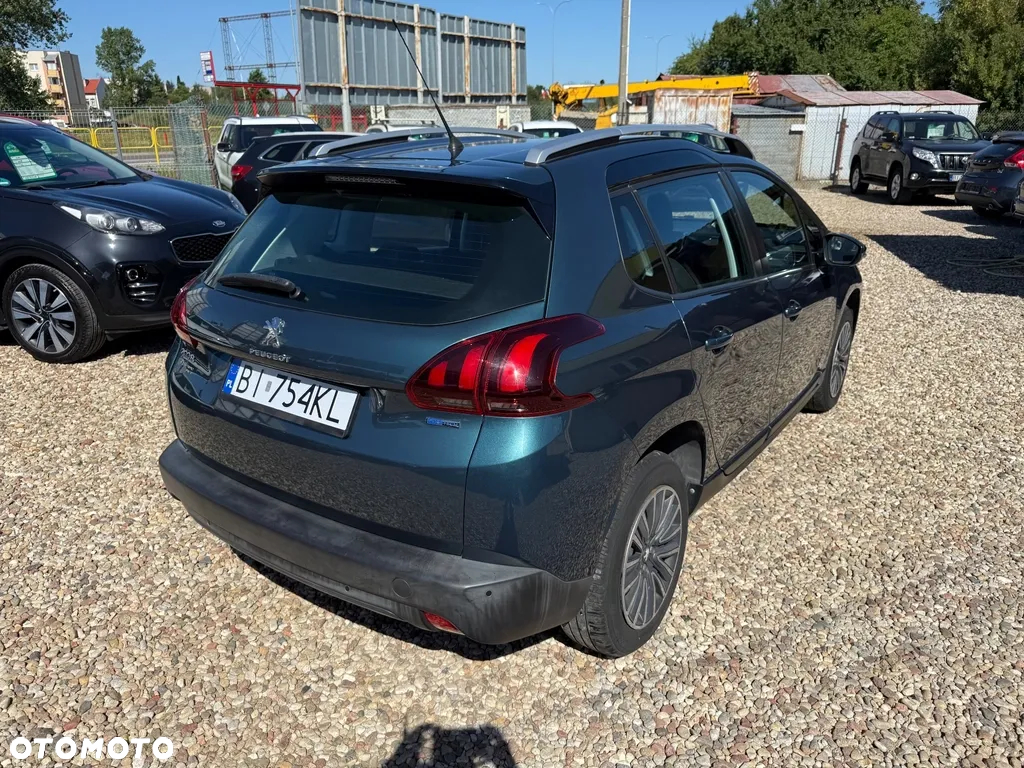 Peugeot 2008 1.2 Pure Tech Style - 10