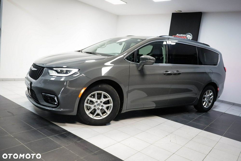 Chrysler Pacifica - 6