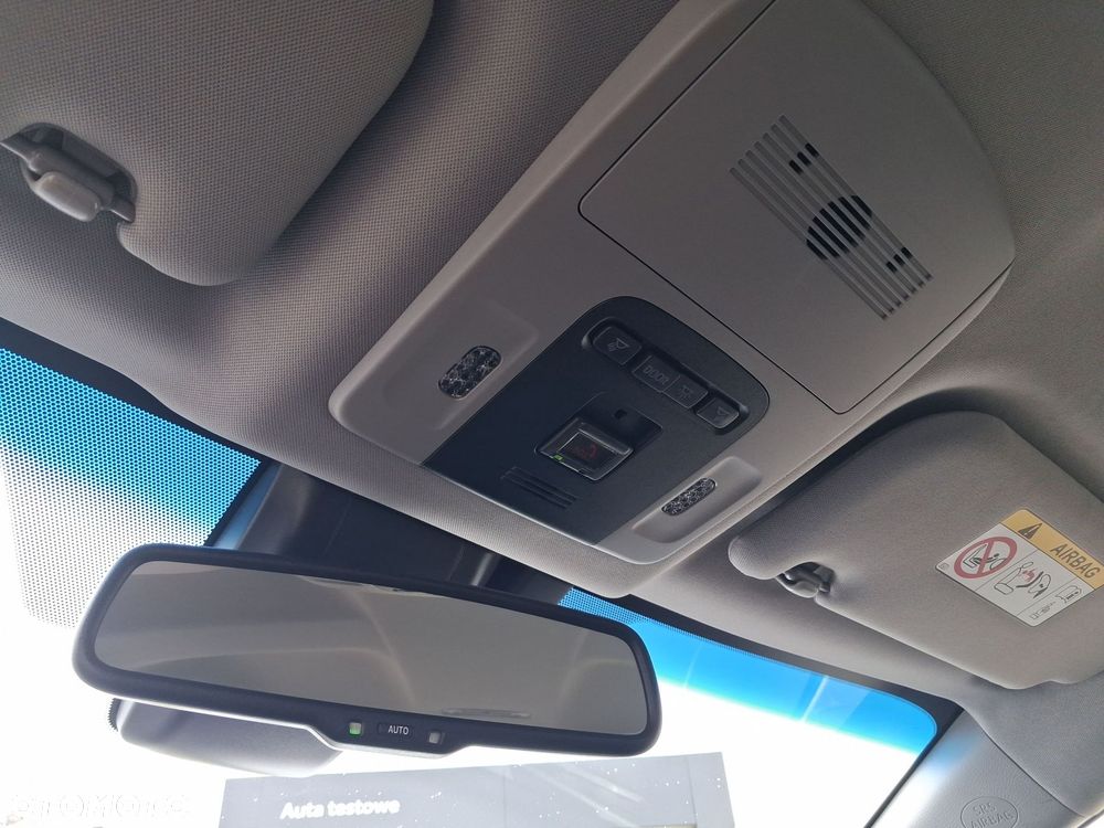 Toyota Camry 2.5 Hybrid Comfort CVT - 26