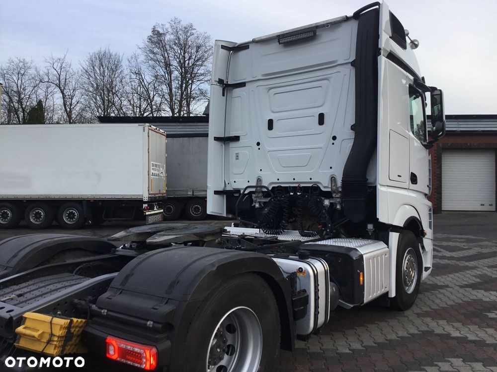 Mercedes-Benz ACTROS - 7