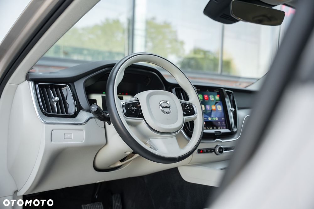 Volvo XC 60 B4 D AWD Geartronic Inscription - 24