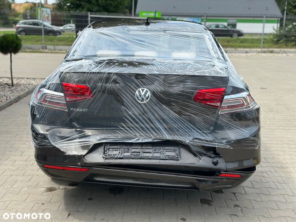 Volkswagen Passat - 6