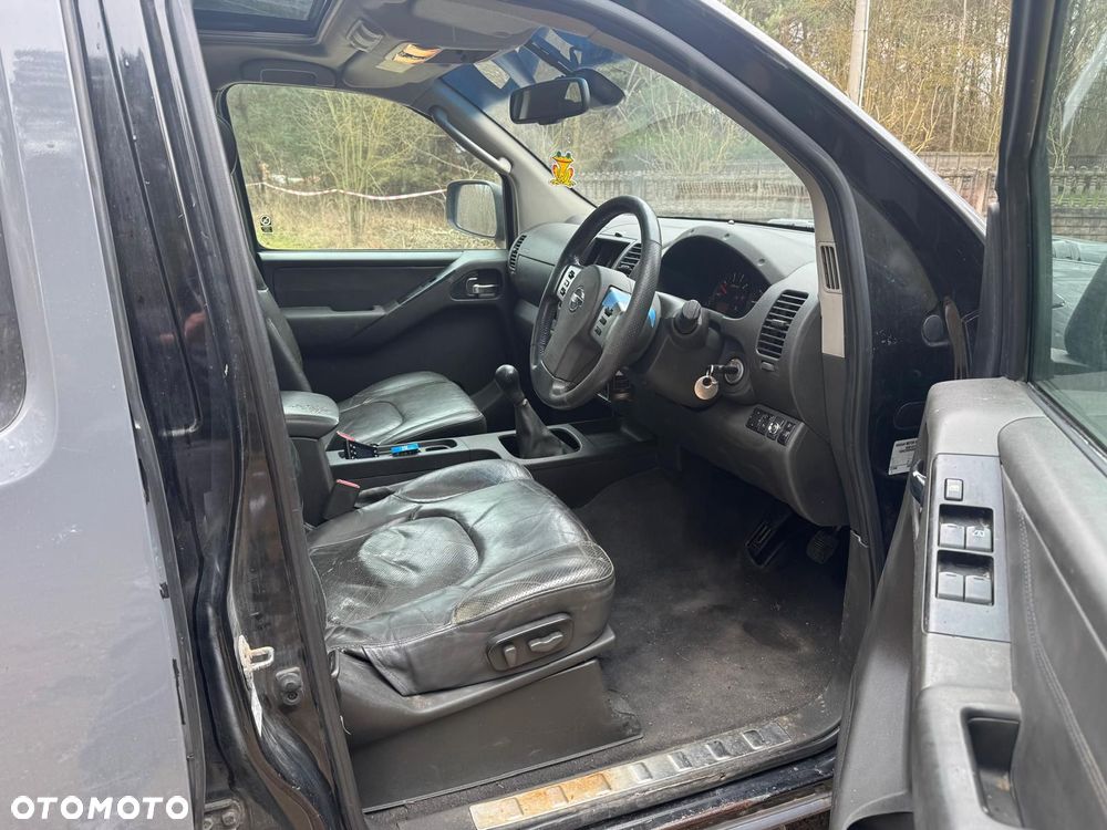 Nissan Navara 2.5 D XE - 11